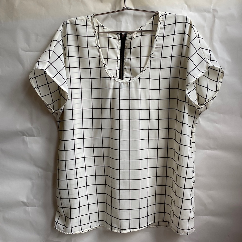 Black and white workwear top